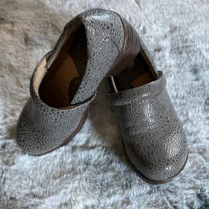 Nice and comfy clogs